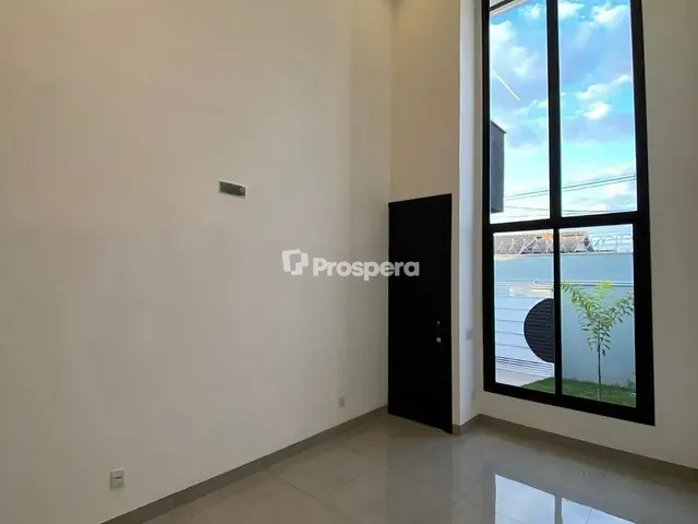 Casa 3 quartos e 2 banheiros, à venda, no bairro Setor Garavelo em Goiânia