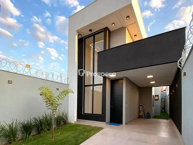 Casa 3 quartos e 2 banheiros, à venda, no bairro Setor Garavelo em Goiânia