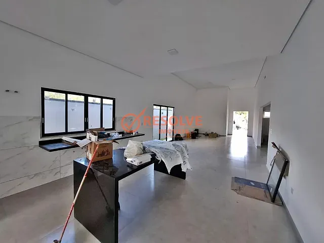 Casa com 646m² 3 quartos e 5 banheiros, à venda, no bairro Paião em Guararema