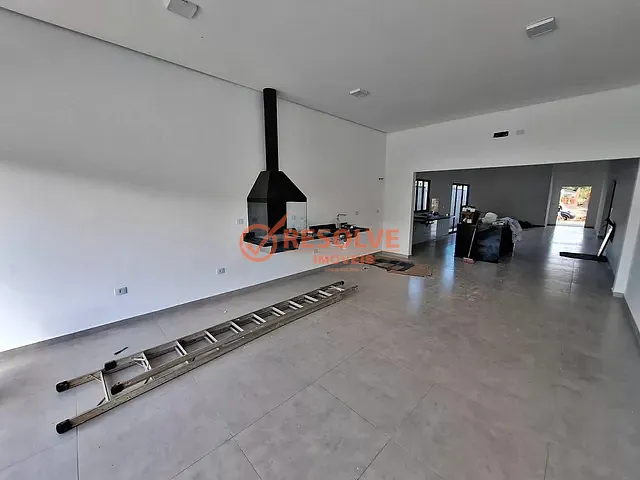 Casa com 646m² 3 quartos e 5 banheiros, à venda, no bairro Paião em Guararema