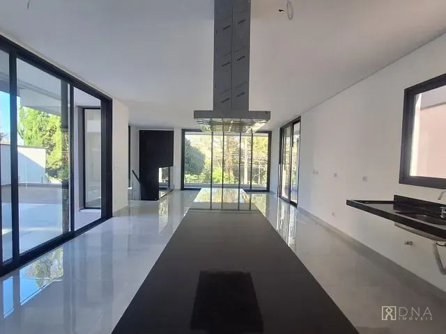 Casa 4 quartos e 4 banheiros, à venda, no bairro Urbanova em São José dos Campos
