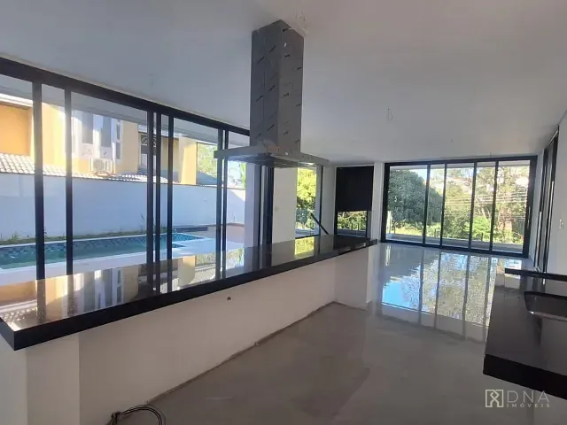 Casa 4 quartos e 4 banheiros, à venda, no bairro Urbanova em São José dos Campos