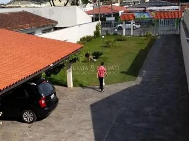 Casa com 360m² 5 quartos e 6 banheiros, à venda, no bairro Santa Quitéria em Curitiba