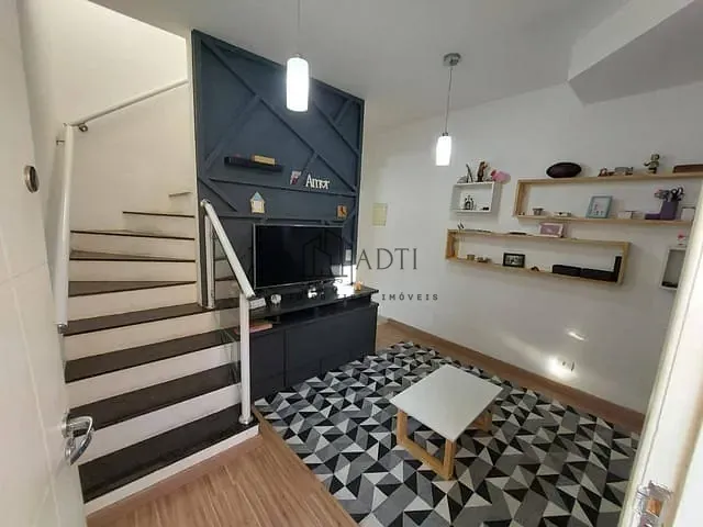 Casa 2 quartos e 3 banheiros, à venda, no bairro Vila Brasileira em Mogi das Cruzes