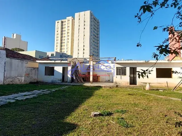 Casa 4 quartos e 3 banheiros, para alugar, no bairro Centro em Jacareí