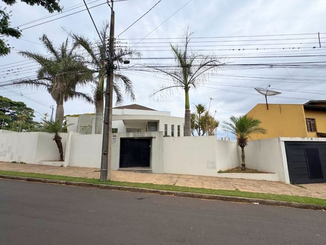 Casa com 1132m² 4 quartos e 6 banheiros, à venda, no bairro Vila Vera Cruz em Apucarana