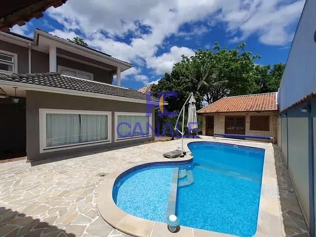 Casa com 600m² 5 quartos e 5 banheiros, à venda ou para alugar, no bairro Jacarepaguá em Rio de Janeiro