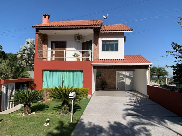 Casa 3 quartos e 5 banheiros, à venda, no bairro Cidade Parquelandia em Mogi das Cruzes