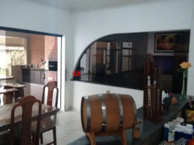 Casa com 700m² 4 quartos e 1 banheiro, à venda, no bairro Barcelona em São Caetano do Sul