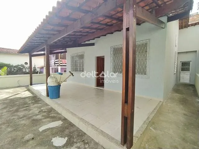 Casa com 360m² 3 quartos e 2 banheiros, à venda, no bairro Parque São Pedro em Belo Horizonte