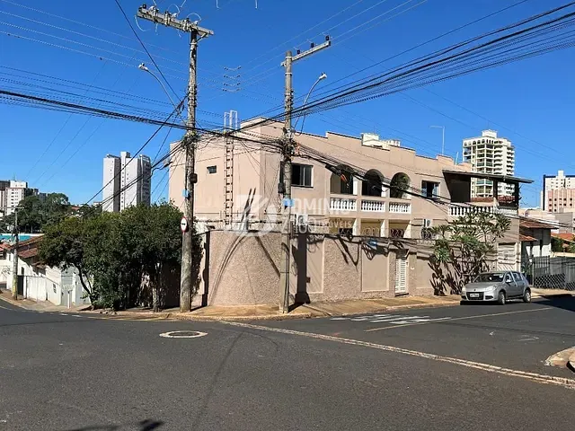 Casa com 347m² 3 quartos e 3 banheiros, à venda, no bairro São Sebastião em Uberaba