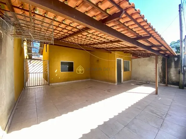 Casa com 181m² 2 quartos e 1 banheiro, à venda, no bairro Colônia Santo Antônio em Barra Mansa