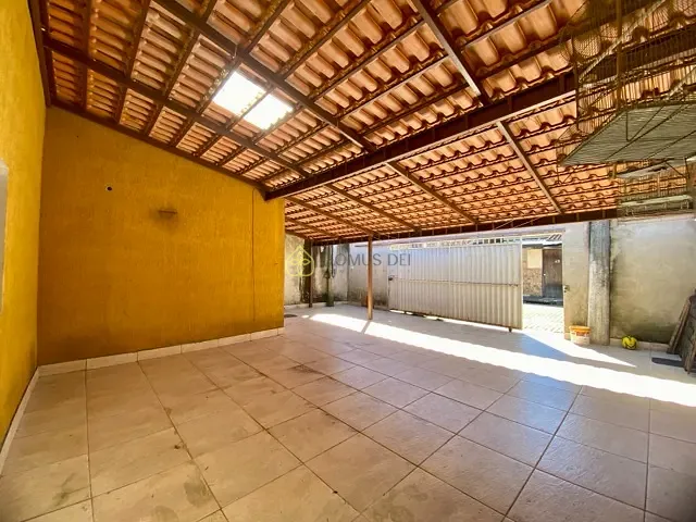 Casa com 181m² 2 quartos e 1 banheiro, à venda, no bairro Colônia Santo Antônio em Barra Mansa