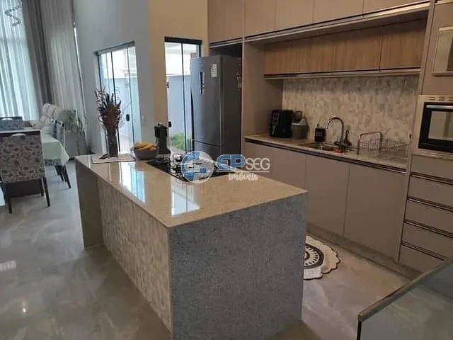 Casa com 250m² 3 quartos e 2 banheiros, à venda, no bairro Gleba Simon Frazer em Londrina