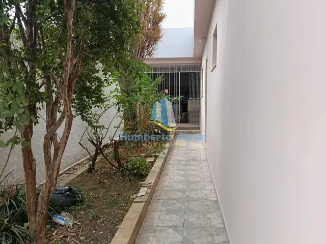 Casa 3 quartos e 2 banheiros, para alugar, no bairro Alto Maron em Vitória da Conquista