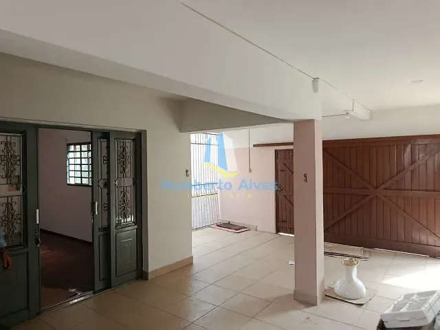 Casa 3 quartos e 2 banheiros, para alugar, no bairro Alto Maron em Vitória da Conquista
