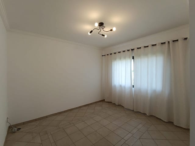 Casa com 630m² 3 quartos e 3 banheiros, para alugar, no bairro Condominio Jardim Paulista em Vinhedo