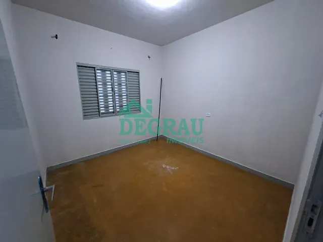 Casa com 311m² 2 quartos e 1 banheiro, para alugar, no bairro Vila Nossa Senhora de Fátima em Itapeva