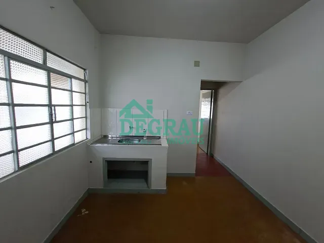 Casa com 311m² 2 quartos e 1 banheiro, para alugar, no bairro Vila Nossa Senhora de Fátima em Itapeva