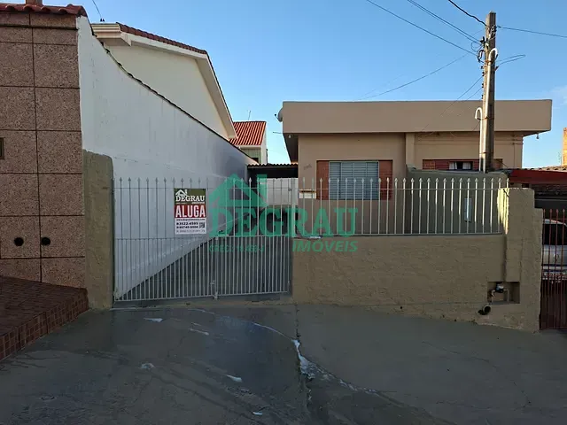 Casa com 311m² 2 quartos e 1 banheiro, para alugar, no bairro Vila Nossa Senhora de Fátima em Itapeva