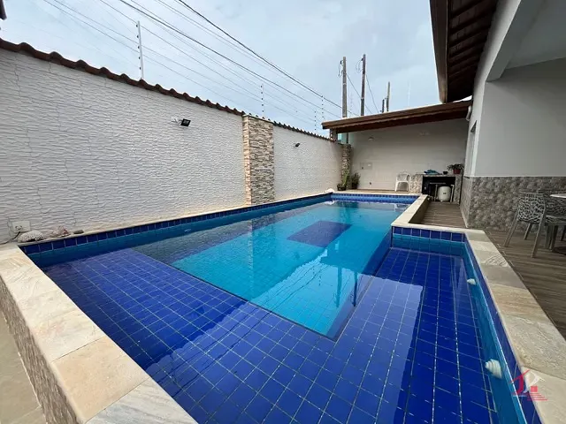 Casa 5 quartos e 5 banheiros, à venda, no bairro Jamaica (Praia) em Itanhaém