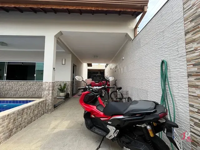 Casa 5 quartos e 5 banheiros, à venda, no bairro Jamaica (Praia) em Itanhaém