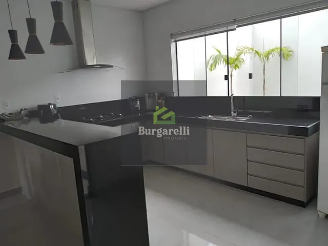 Casa 3 quartos e 2 banheiros, à venda, no bairro Jardim Eldorado em Lavras