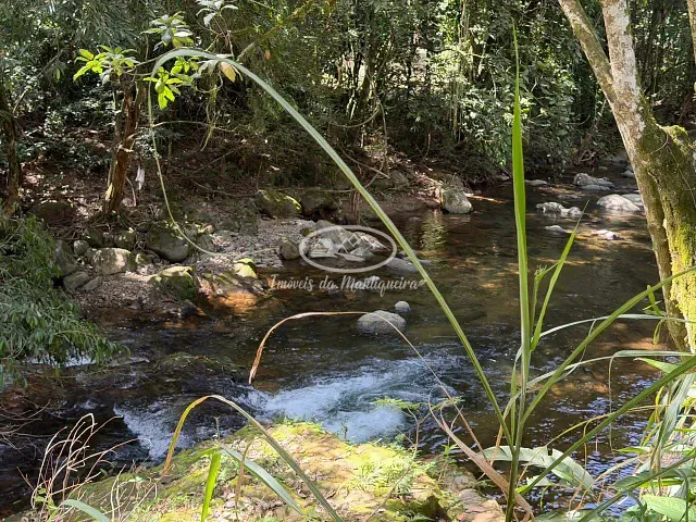 Casa com 1000m² 4 quartos e 4 banheiros, à venda, no bairro Fazendinha (Penedo) em Itatiaia