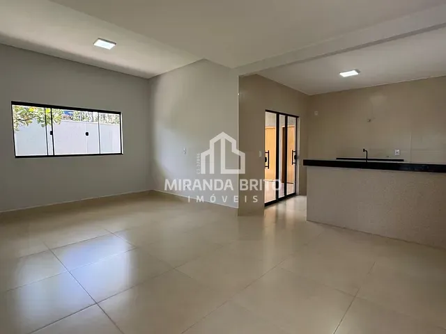 Casa 3 quartos e 2 banheiros, à venda, no bairro Pontal Sul - Acréscimo em Aparecida de Goiânia