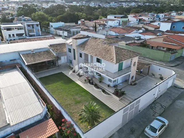 Casa 4 quartos e 6 banheiros, à venda, no bairro Petrópolis em Vitória da Conquista