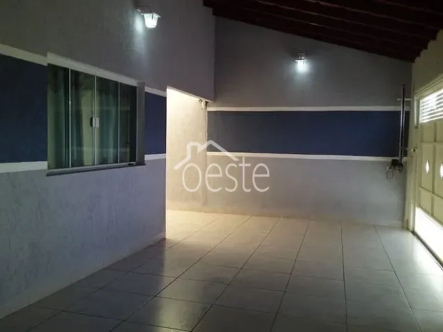 Casa com 250m² 3 quartos e 2 banheiros, à venda, no bairro Jardim Batagin em Santa Bárbara D'Oeste