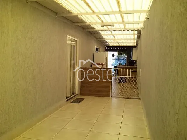 Casa com 250m² 3 quartos e 2 banheiros, à venda, no bairro Jardim Batagin em Santa Bárbara D'Oeste