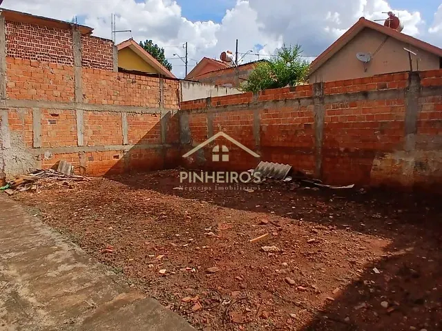 Casa com 200m² 2 quartos e 1 banheiro, à venda, no bairro Conjunto Habitacional Antônio Euthymio Casaroto em Cambé