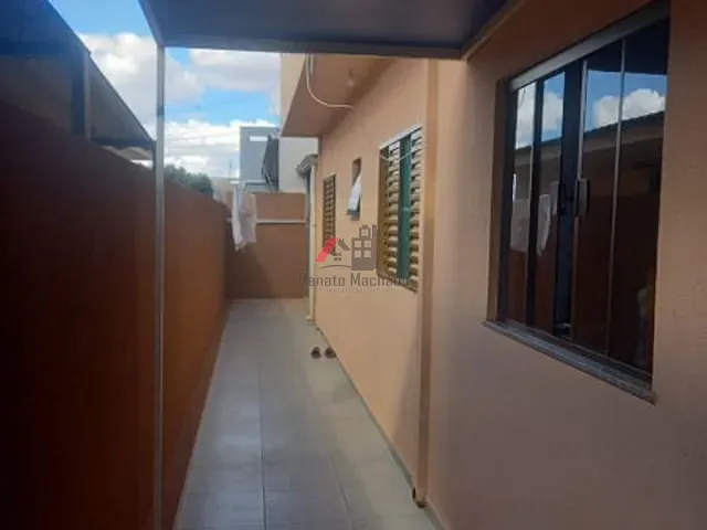 Casa com 126m², à venda, no bairro Jardim Paulista II em Arapongas