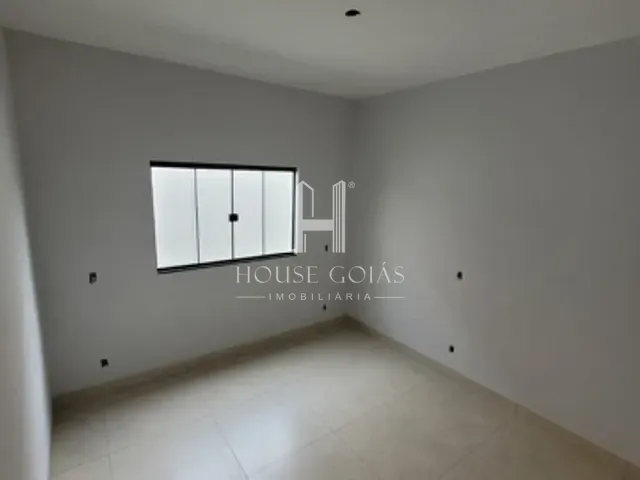 Casa com 186m² 3 quartos e 2 banheiros, à venda, no bairro Parque Hayala em Aparecida de Goiânia