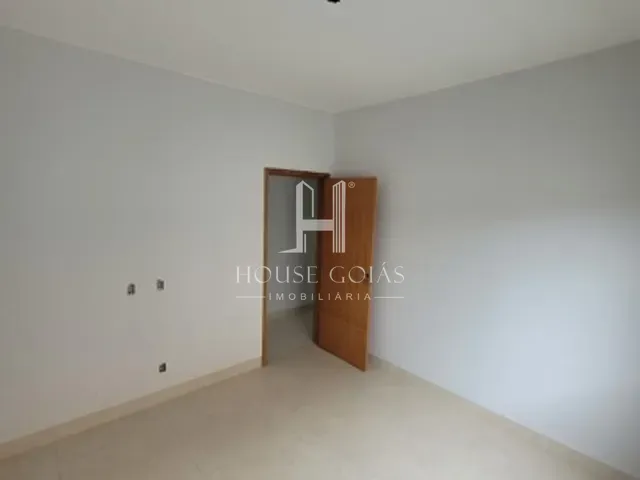 Casa com 186m² 3 quartos e 2 banheiros, à venda, no bairro Parque Hayala em Aparecida de Goiânia