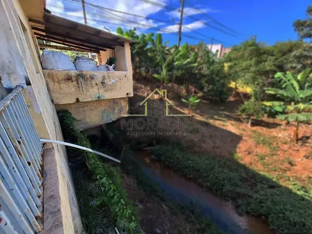 Casa com 381m² 3 quartos e 1 banheiro, à venda, no bairro Taboão em Guaxupé