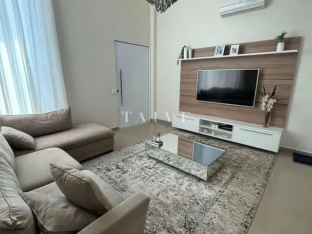 Casa com 252m² 3 quartos e 1 banheiro, à venda, no bairro Loteamento Morada das Flores em Cambé