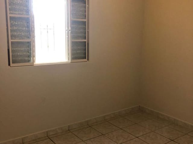 Casa com 125m² 2 quartos e 1 banheiro, à venda, no bairro Jardim dos Estados em Taubaté