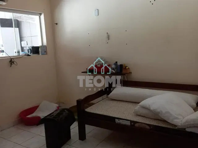 Casa com 480m² 3 quartos e 1 banheiro, à venda, no bairro Jardim das Nações em Taubaté