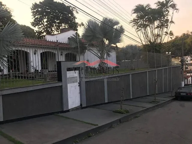 Casa 3 quartos e 3 banheiros, à venda, no bairro Niterói em Volta Redonda
