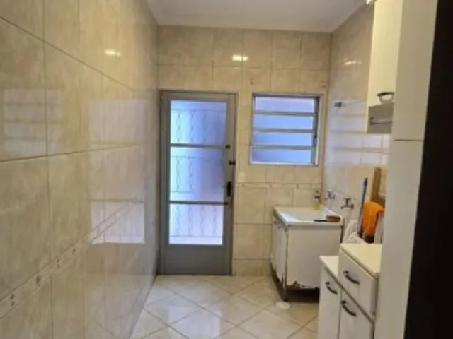 Casa 3 quartos e 4 banheiros, para alugar, no bairro Parque Novo Oratório em Santo André