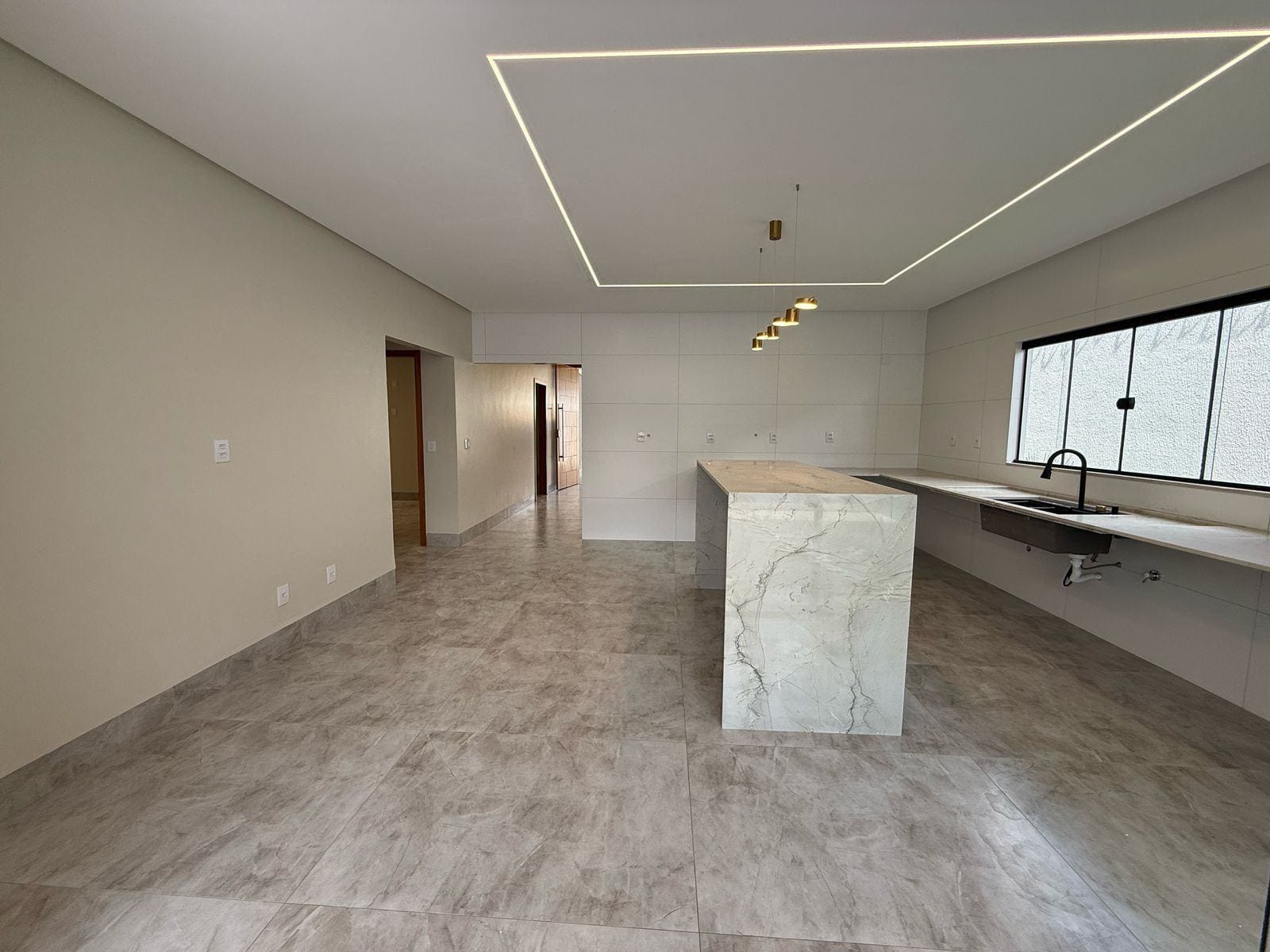 Casa à venda com 3 quartos, 210m² - Foto 9