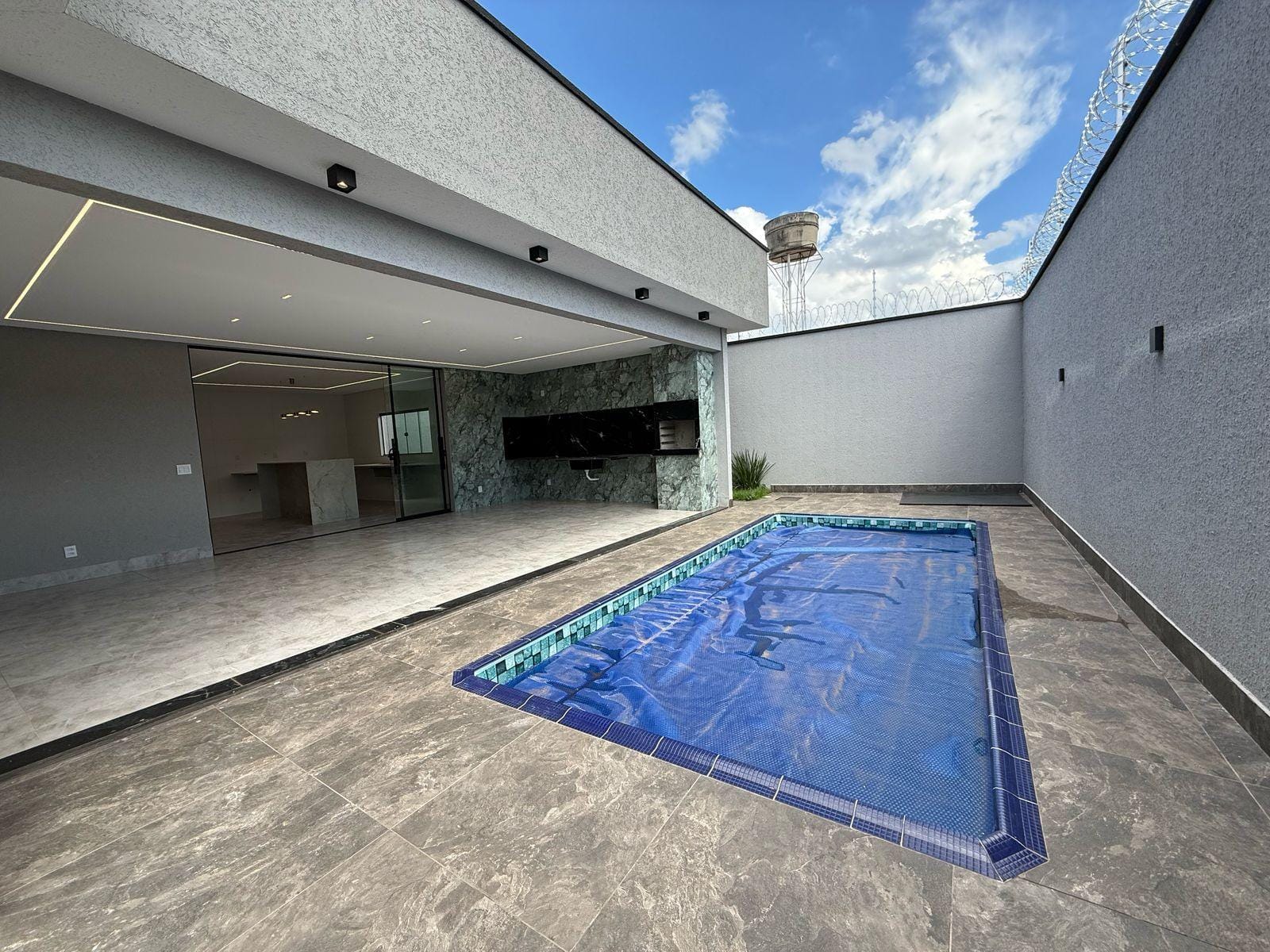Casa à venda com 3 quartos, 210m² - Foto 14