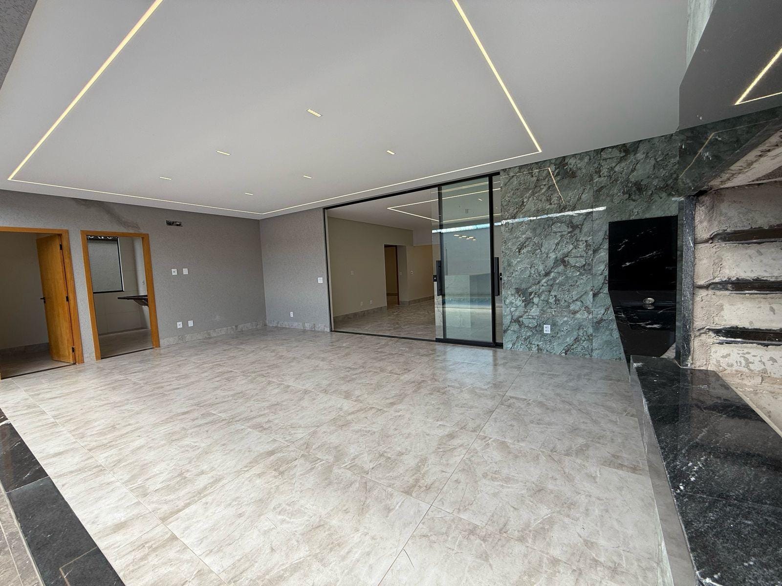 Casa à venda com 3 quartos, 210m² - Foto 12