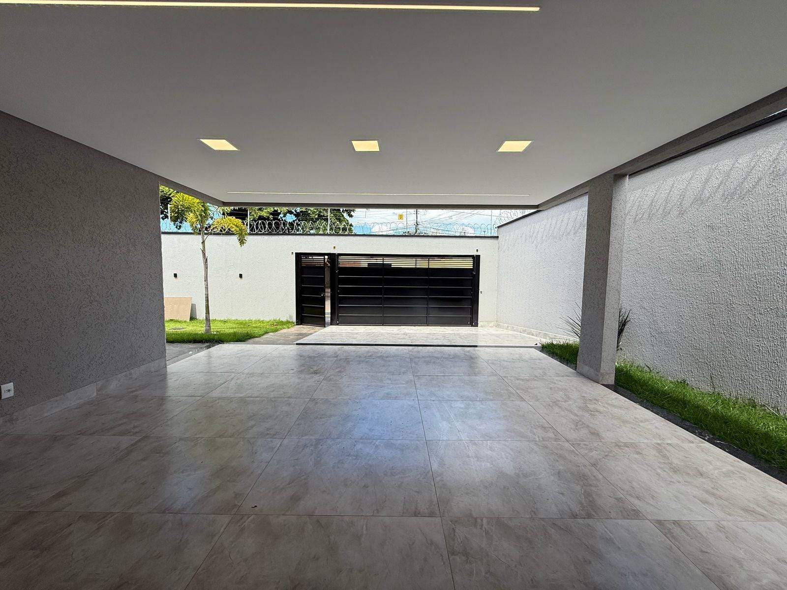 Casa à venda com 3 quartos, 210m² - Foto 1