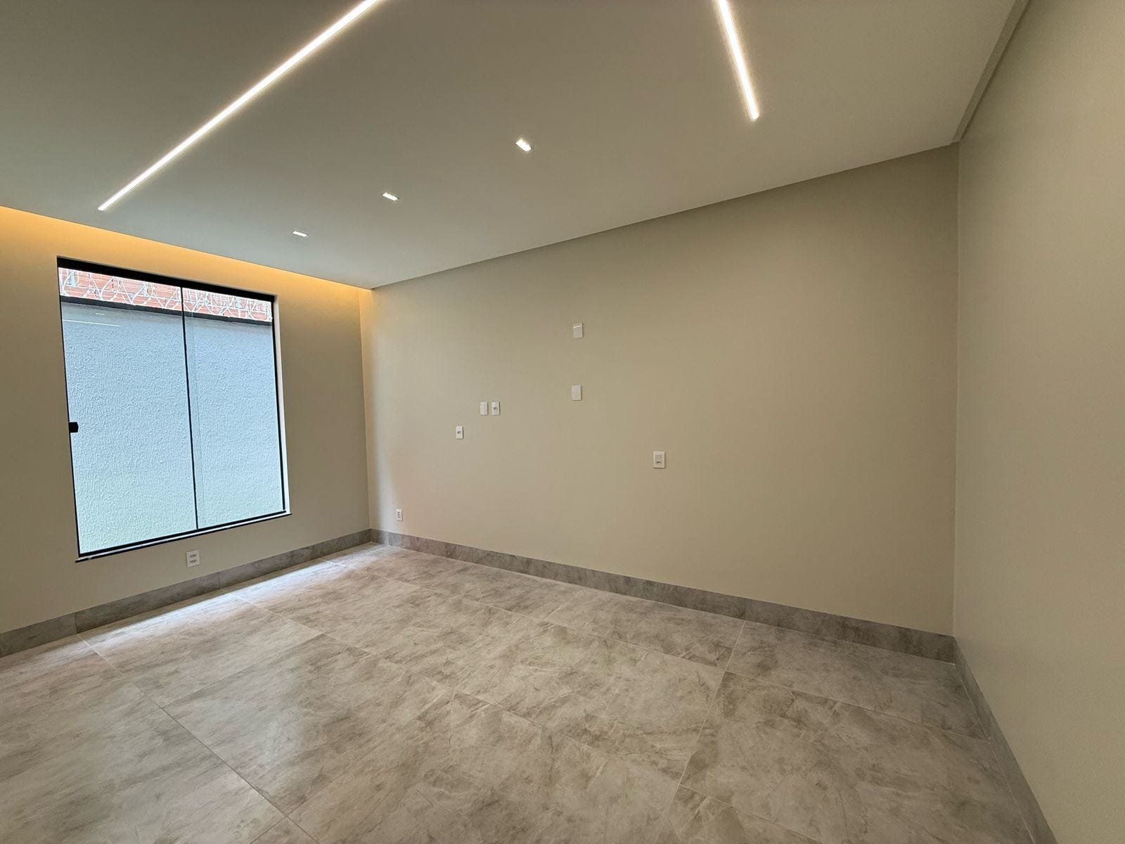 Casa à venda com 3 quartos, 210m² - Foto 4
