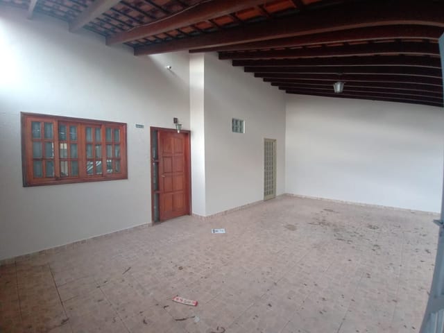 Casa com 180m² 2 quartos e 2 banheiros, para alugar, no bairro Jardim Ipê em São João da Boa Vista