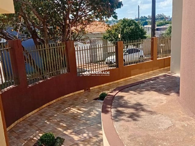 Casa com 292m² 2 quartos e 2 banheiros, à venda, no bairro Residencial Interlagos em Apucarana