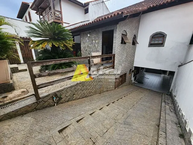 Casa com 300m² 4 quartos e 4 banheiros, à venda, no bairro Taquara em Rio de Janeiro